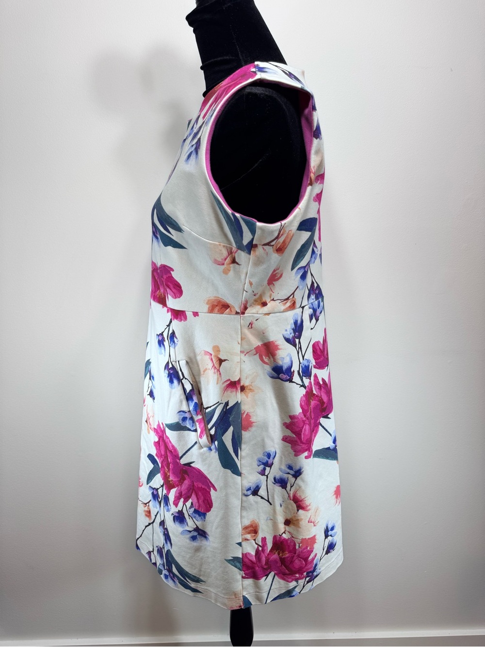 Lands' End Floral Ponte Sheath Dress Sleeveless Watercolor Stretch Size 16P - Picture 3 of 8